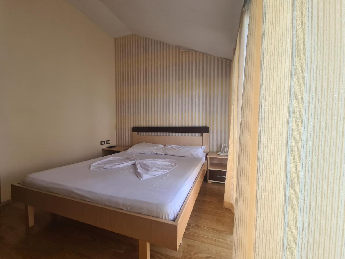 Hotel Kukesi Lin Exterior photo